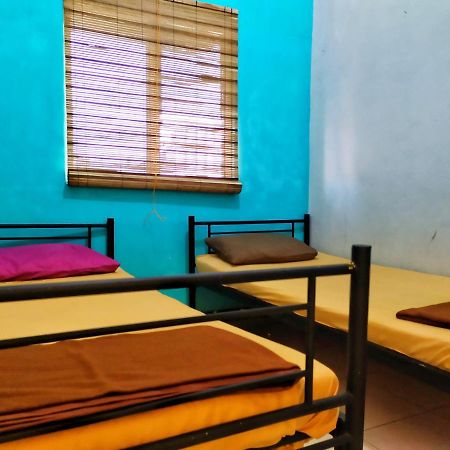 Rumah Teman Backpacker スマラン エクステリア 写真
