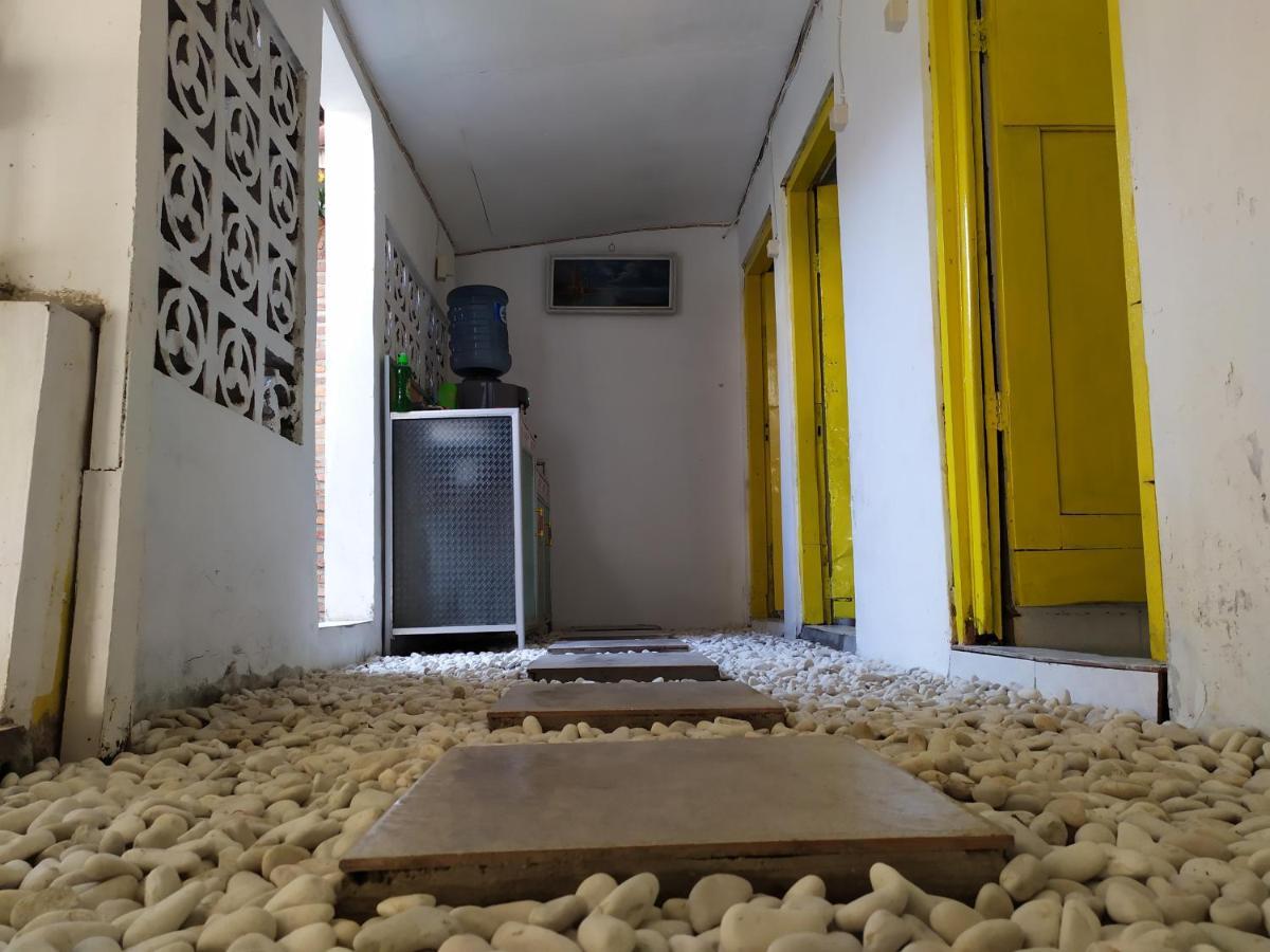 Rumah Teman Backpacker スマラン エクステリア 写真