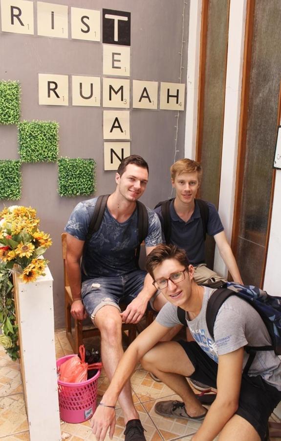 Rumah Teman Backpacker スマラン エクステリア 写真